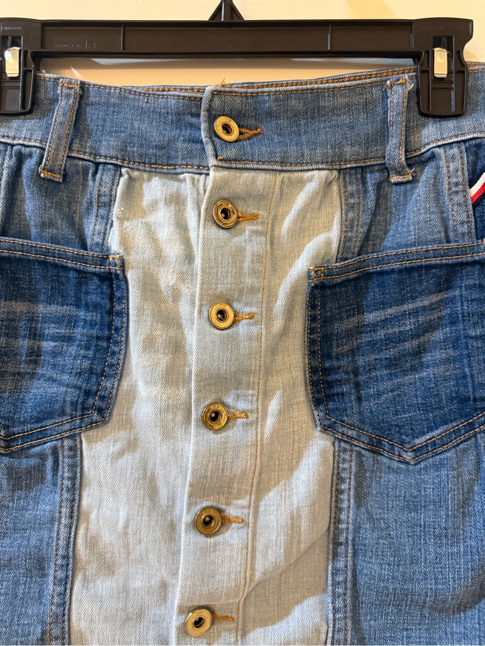 Tommy Hilfiger Two-Tone Blue Patchwork Denim Mini Skirt - Picture 2 of 8